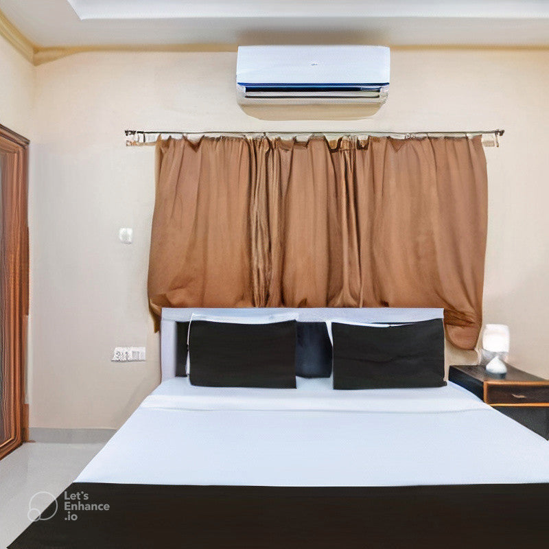 Archie's Standard Room