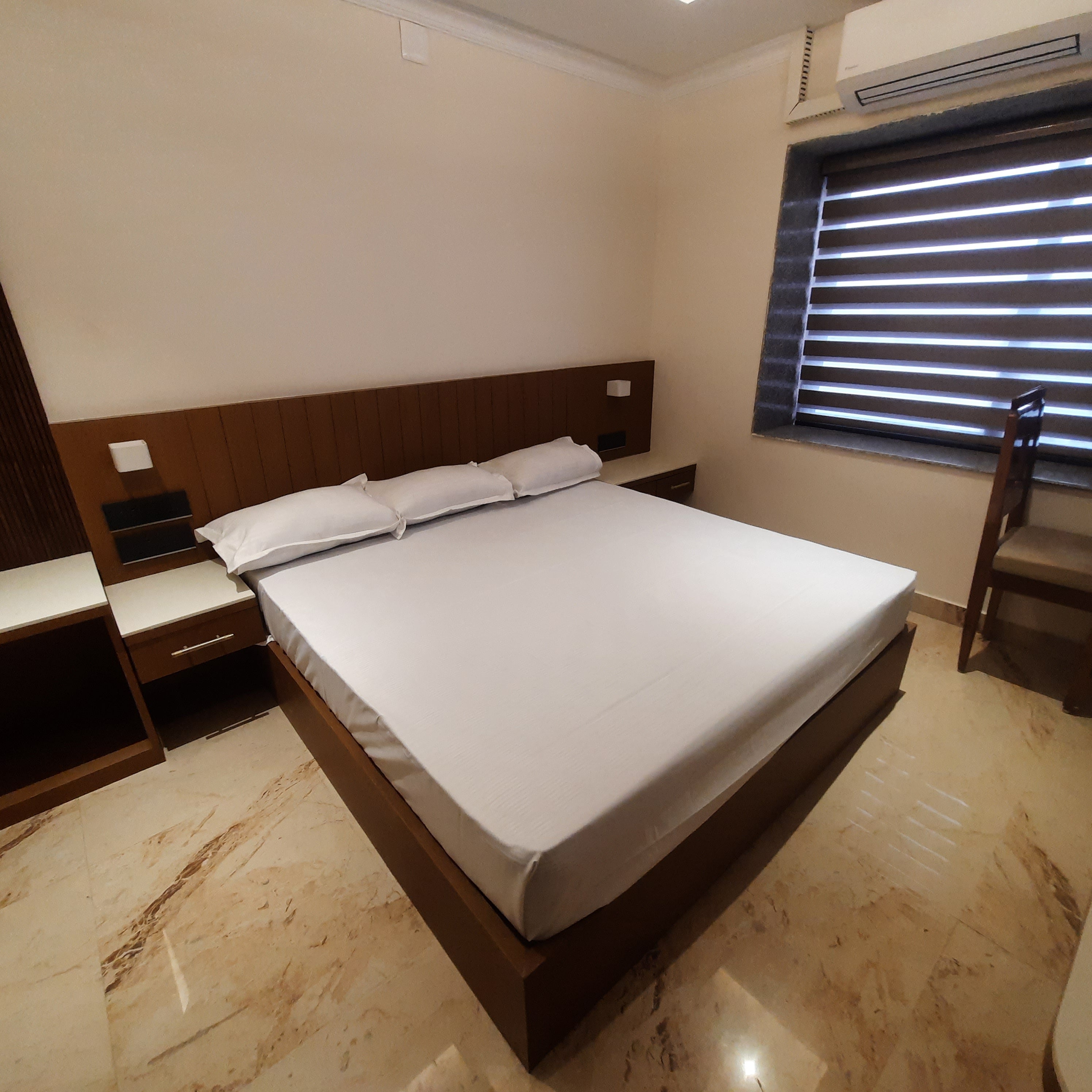 hotel near bbsr railway station
